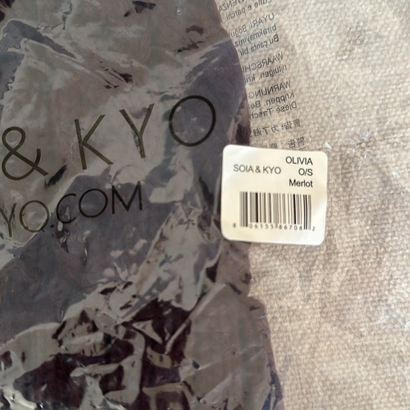 SOIA & KYO Merlot beanie. New. - Picture 4 of 6